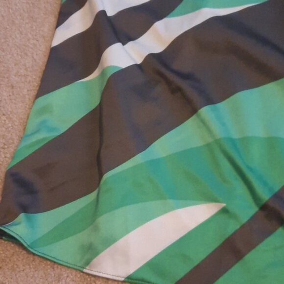 Tahari blouse - Picture 4 of 6